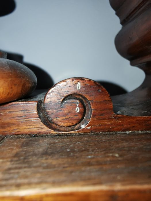 Łóżko ręcznie zdobione-cena do negocjacji