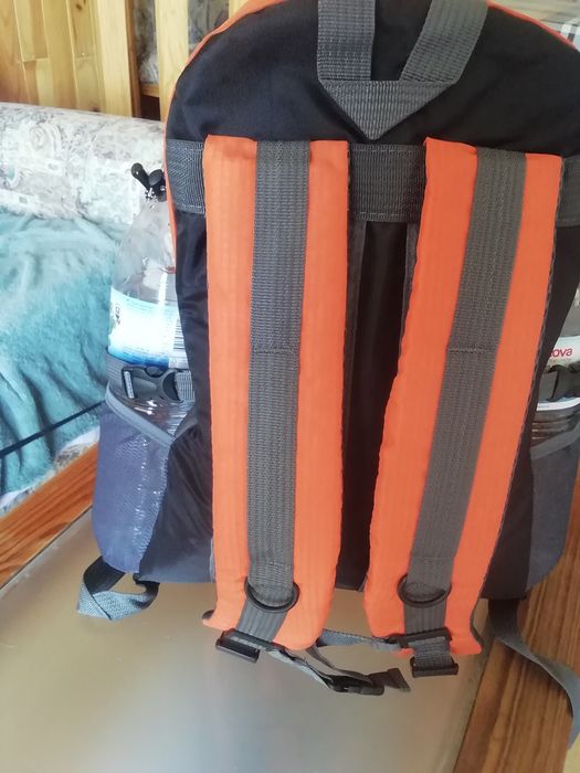 Vendo mochila Nova com 50 cm útil para campismo escola caminhadas