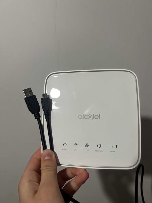 Router Alcatel HH40V modem 4G LTE 150 Mbps Wi-Fi 4 2.4 GHz internet domowy biały mały sprawny