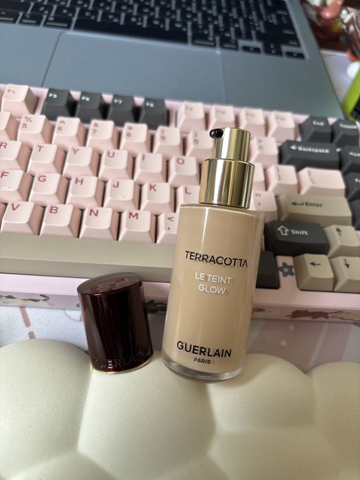 Тональна основа Guerlain Le Teint Glow, відтінок 0.5N