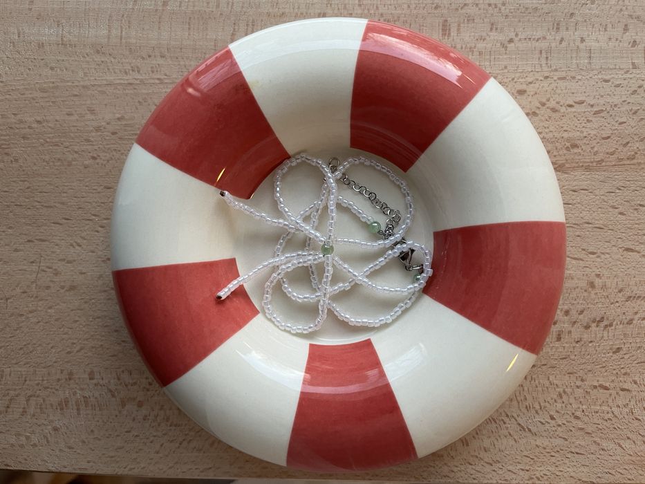 Handmade Naszyjnik Wstążka Kokardka z Koralików Biały