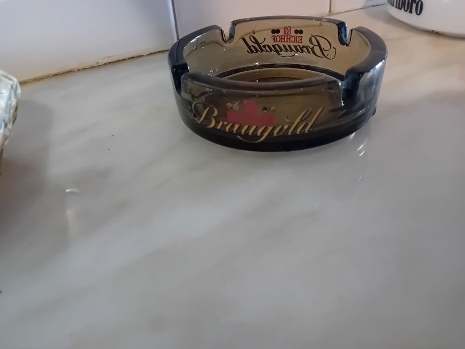 Conjunto de 6 Cinzeiros Antigos Diversos