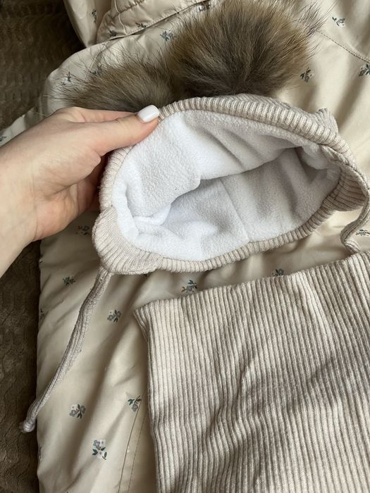 Зимова шапка mini flamingo з помпонами з єнота