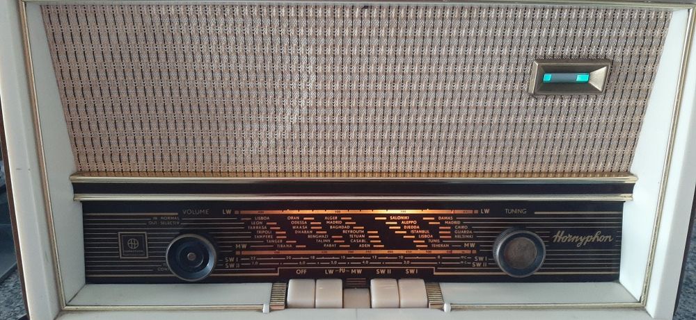 Rádio antigo HORNYPHON