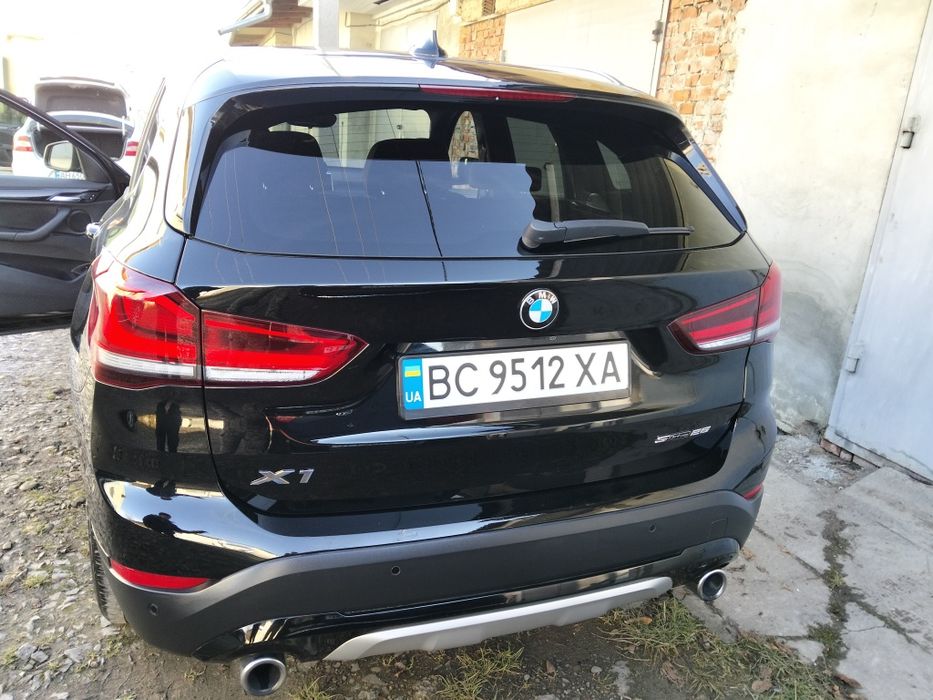 БМВ Х1 2021 року