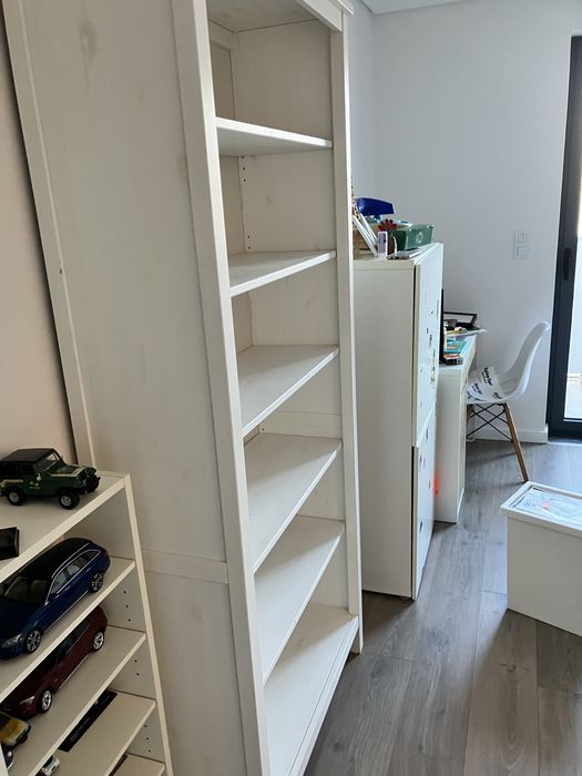 Estante HEMMES IKEA usada