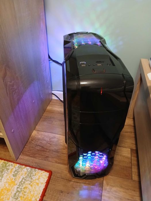 Komputer stacjonarny PC gamingowy