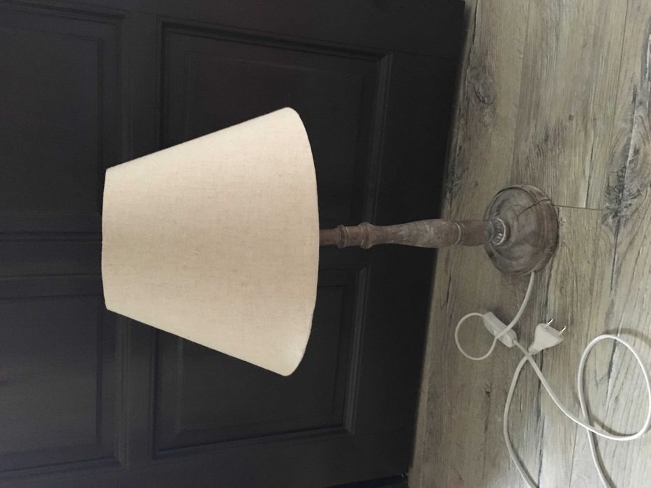 Drewniana lampka boho. Lampa Zara klosz w kwiaty angielski styl
