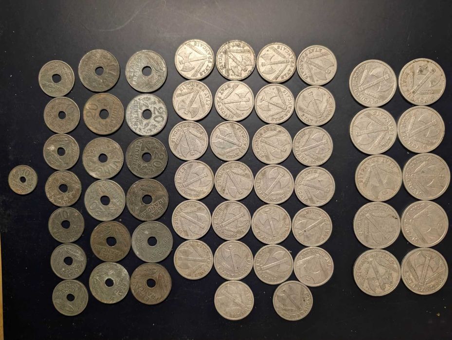 Zestaw 56 monet Francji Vichy od 1941 do 1944