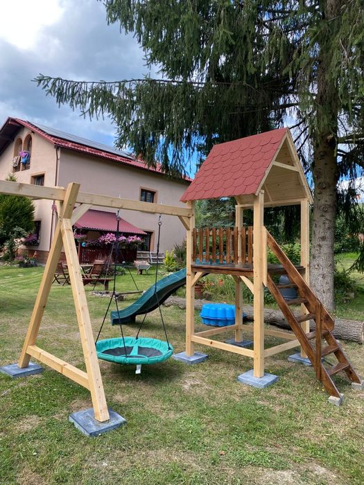 Domek dla dzieci plac zabaw