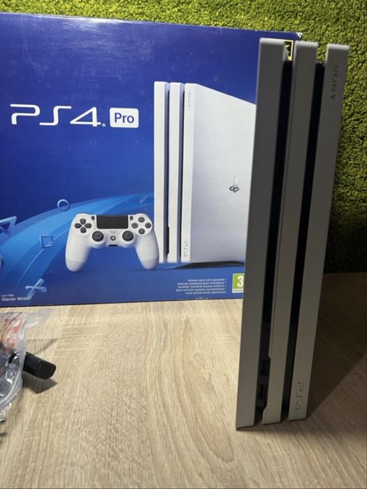 Магазин ! PlayStation 4 Pro White 1 TB + 2 Оригинальних белых Джойстика , Гарантия 6 месяцев ! + 60 игр + оригинальная коробка