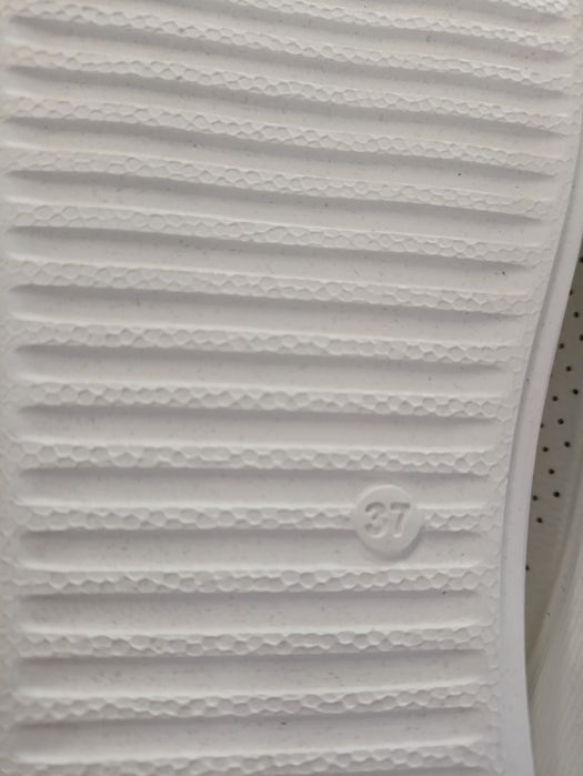 Последняя скидка!!! Кеды кожаные 37 размер