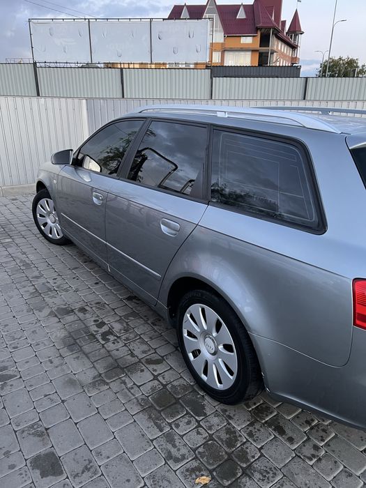 Audi a4b7 2,0 бензин