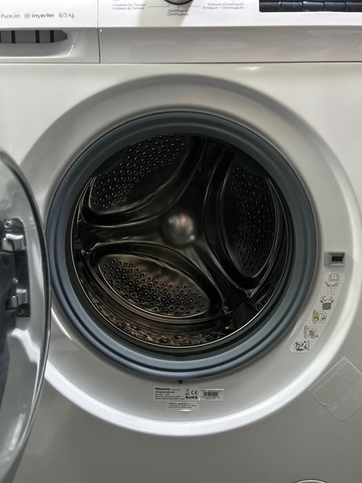 Máquina de lavar e secar roupas