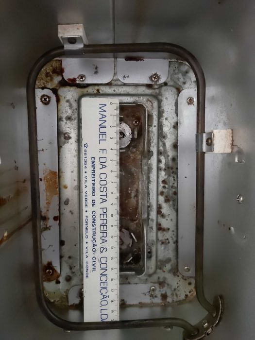 Máquina de fazer pão Quigg funcional (sem cuba nem misturadoras)