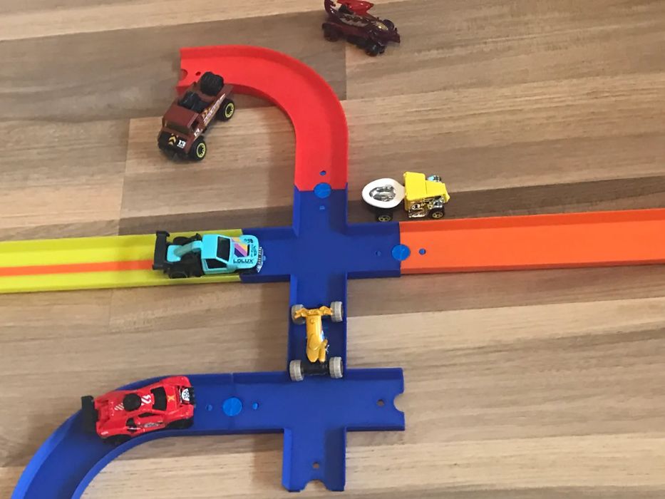Travessa Para Pistas de Corrida HotWheels