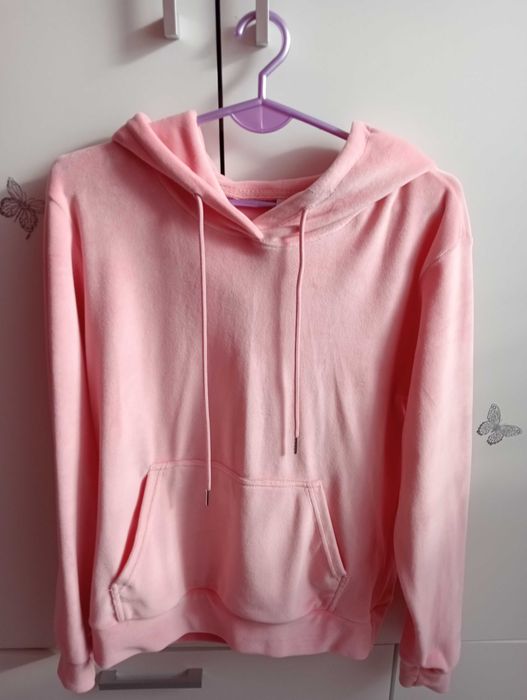 Jasnoróżowy komplet welurowy w rozmiarze "s".