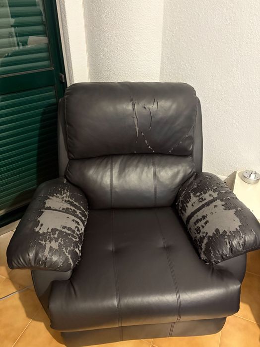 Sofá reclinável preto