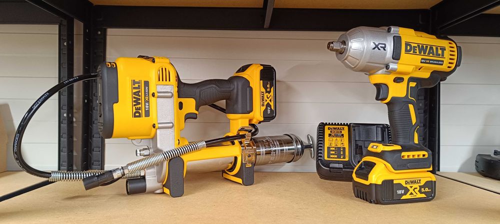 Zestaw Dewalt Klucz Udarowy 1898NM + Smarownica 690BAR 18V 2x5AH XR