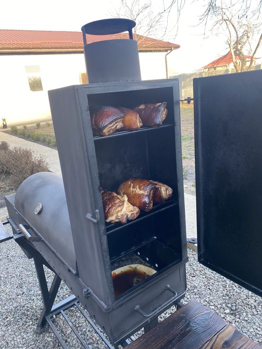 Мангал с коптильней