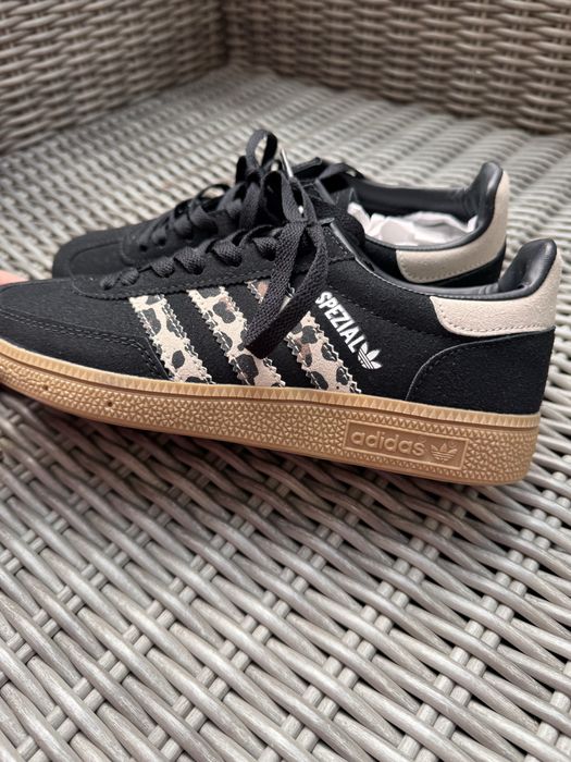 Adidasy czarne z panterką z brazową podeszwą 38 2/3