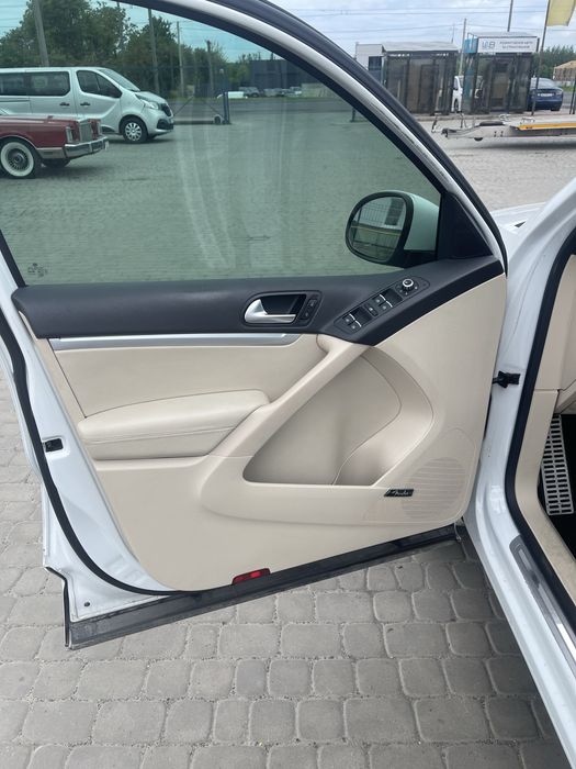 Volkswagen Tiguan 2015 р.в.  R-Line