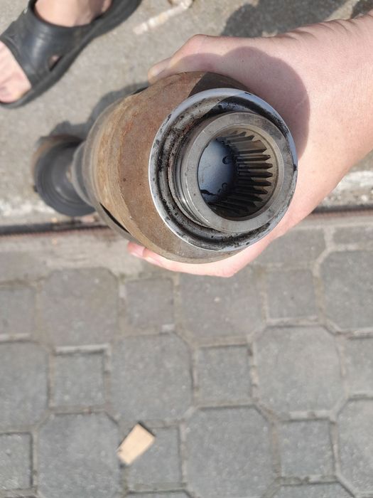 Podpora , półoś prawa plus przeguby