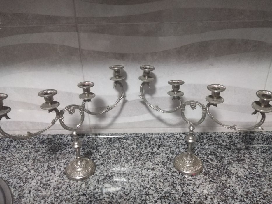 Vendo par de candelabros