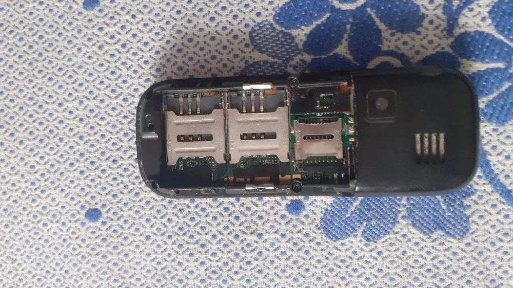 Мини телефон кнопочный