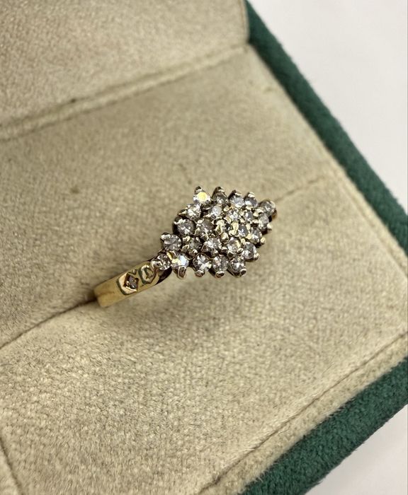 Złoty pierścionek z diamentami 0,26ct