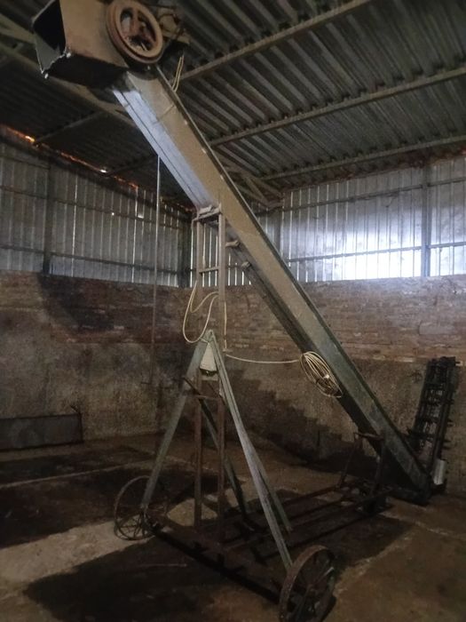 Продам ЮМЗ ,оприскиватель ,бдт ,плуг ,шнек