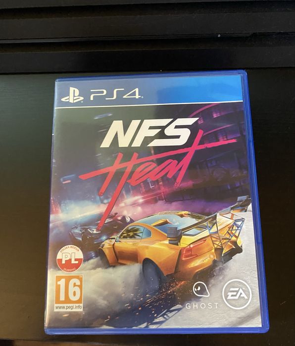 Ps4 pro 1tb + pad + 11 gier z płytą+ Kamera V2