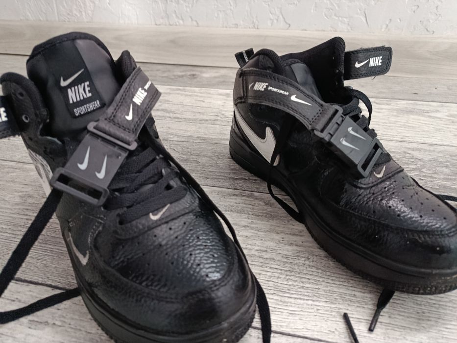 Продам черевики  в чудовому стані