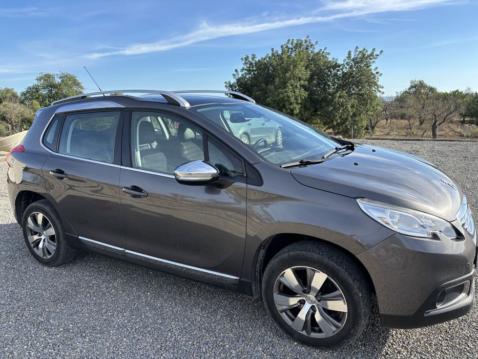 Peugeot 2008 Allure 1.2 gasolina (81kw) 2016 ano Teto Panoramico