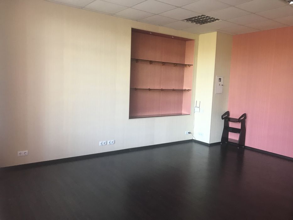 Сдам кушетку в кабинете / офисе . Аренда на Пр. Науки