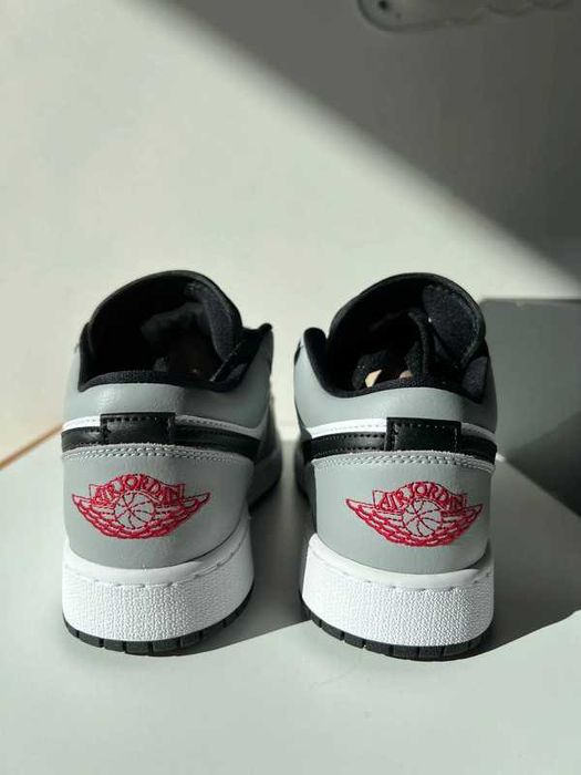 Jordan 1 low smoke grey gs 38.5