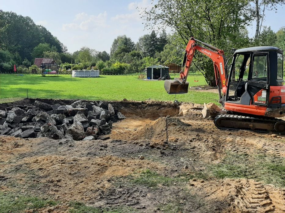Usługi sprzętowe, transport, roboty drogowe i ziemne, bruki.
