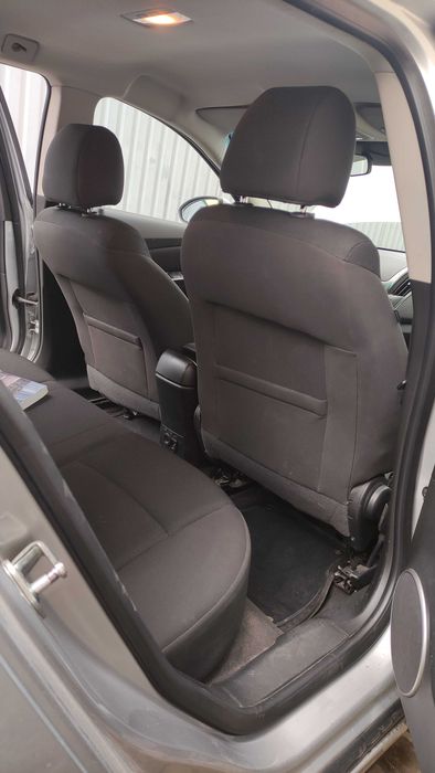 Продам власний Chevrolet Cruze у дуже хорошому стані.