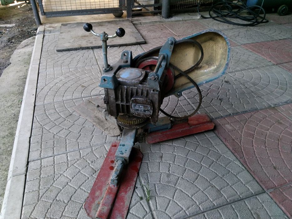 Машинка. Для затірки бетону