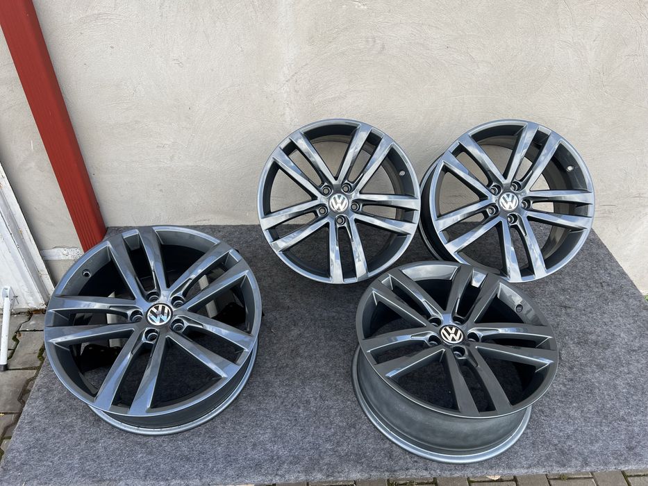 Диски титани R19 Passat R Line 8Jx19H2 ET48  tiguan jetta 5х112