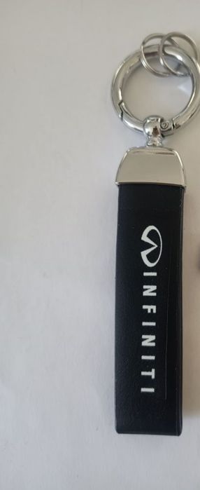 Infiniti brelok breloczek zawieszka