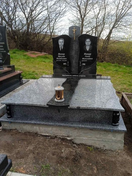 Виробництво гранітних пам'ятників