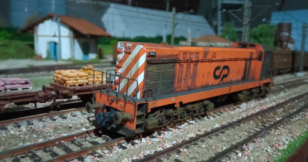 Locomotiva H0 CP 1551 MLW digital com som