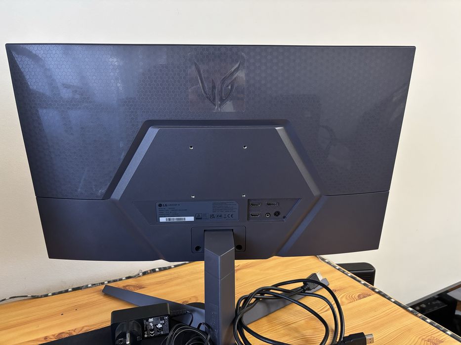 Monitor LG 24” ultra gear