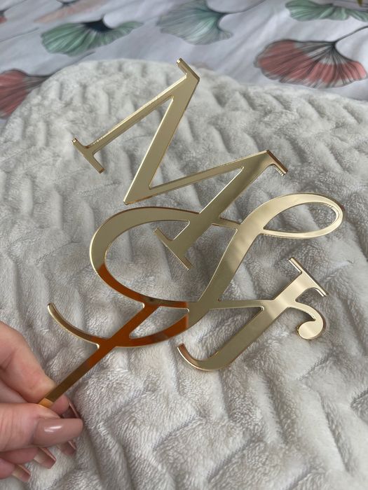 Topper na tort zloty iniciajły litery M & J akryl pleksi plexa