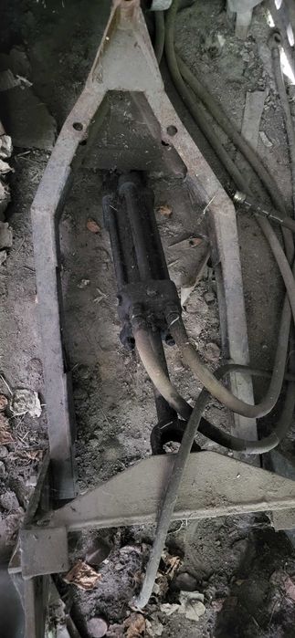 ЛОПАТА ОТВАЛ ширина 1.8 м . гідравліка в комплекті