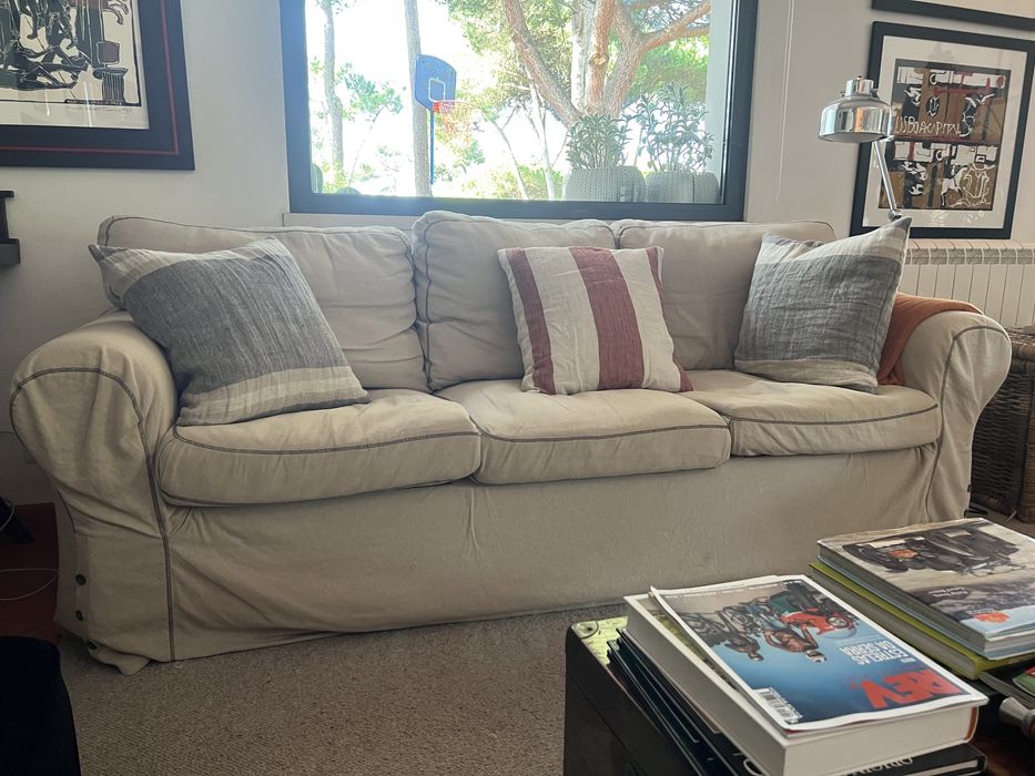Sofá de 3 lugares ikea com capa em linho bege 285€.
