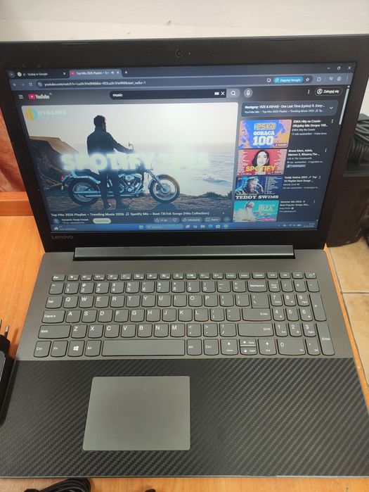 Laptop Lenovo 330-15IKB i5 8250U Radeon 530
