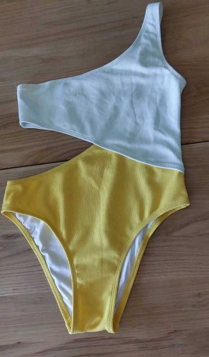 Fatos de banho e bikinis tananho S
