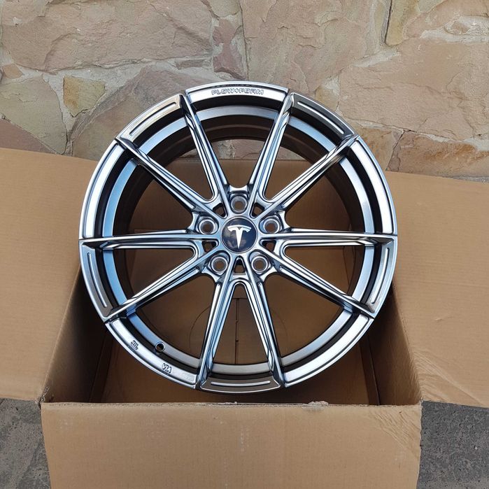 Диски НОВІ R18 5x114,3 Tesla Model 3 Toyota Camry RAV4 Lexus IS GS  Honda KIA